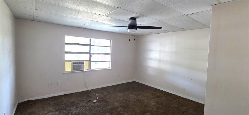 Activo con contrato: $180,000 (4 camas, 2 baños, 2160 Pies cuadrados)