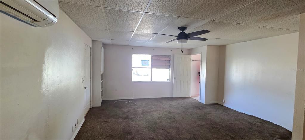 Activo con contrato: $180,000 (4 camas, 2 baños, 2160 Pies cuadrados)