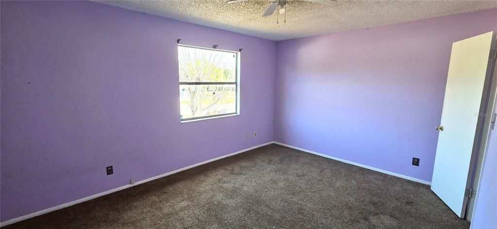 Activo con contrato: $180,000 (4 camas, 2 baños, 2160 Pies cuadrados)