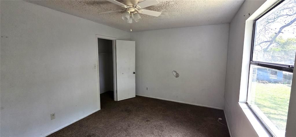 Activo con contrato: $180,000 (4 camas, 2 baños, 2160 Pies cuadrados)