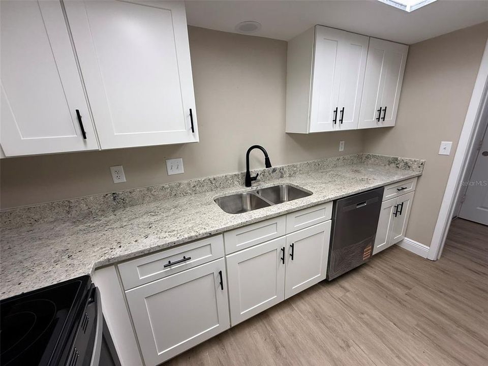 For Rent: $1,600 (2 beds, 2 baths, 1112 Square Feet)