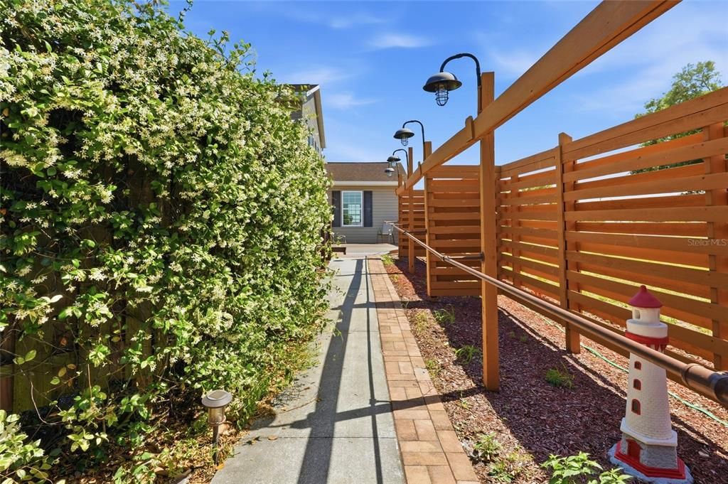 En Venta: $999,500 (3 camas, 3 baños, 2644 Pies cuadrados)