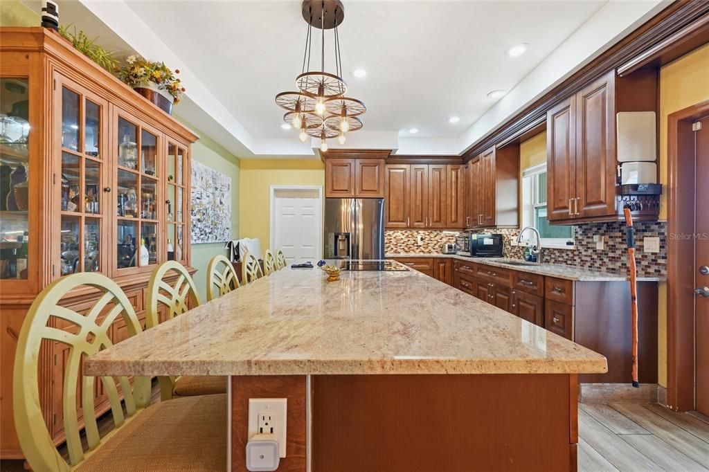 En Venta: $999,500 (3 camas, 3 baños, 2644 Pies cuadrados)