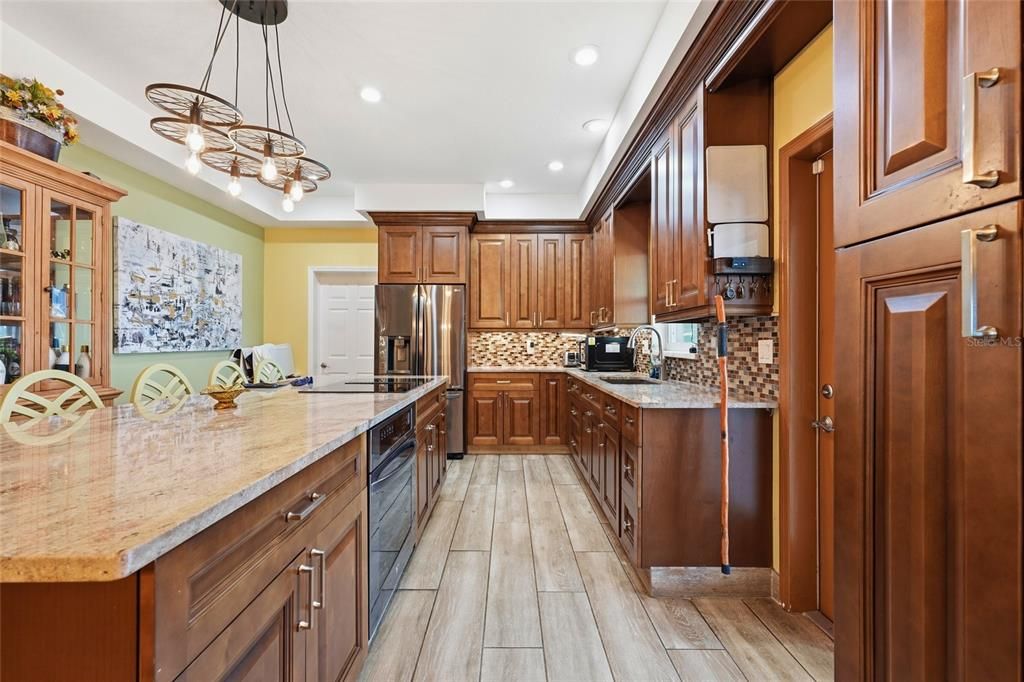 En Venta: $999,500 (3 camas, 3 baños, 2644 Pies cuadrados)