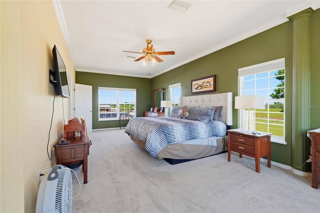 En Venta: $999,500 (3 camas, 3 baños, 2644 Pies cuadrados)