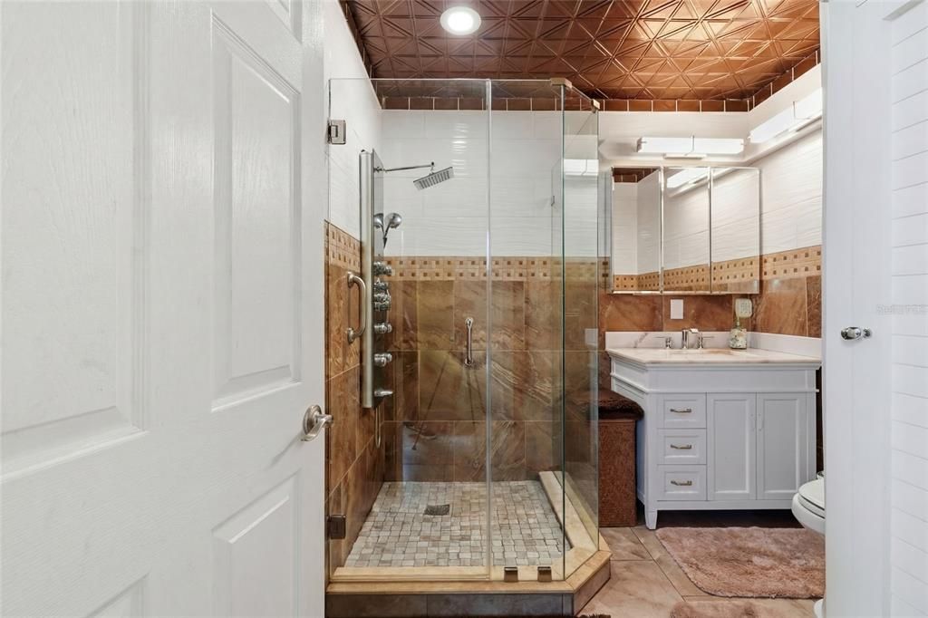 En Venta: $999,500 (3 camas, 3 baños, 2644 Pies cuadrados)