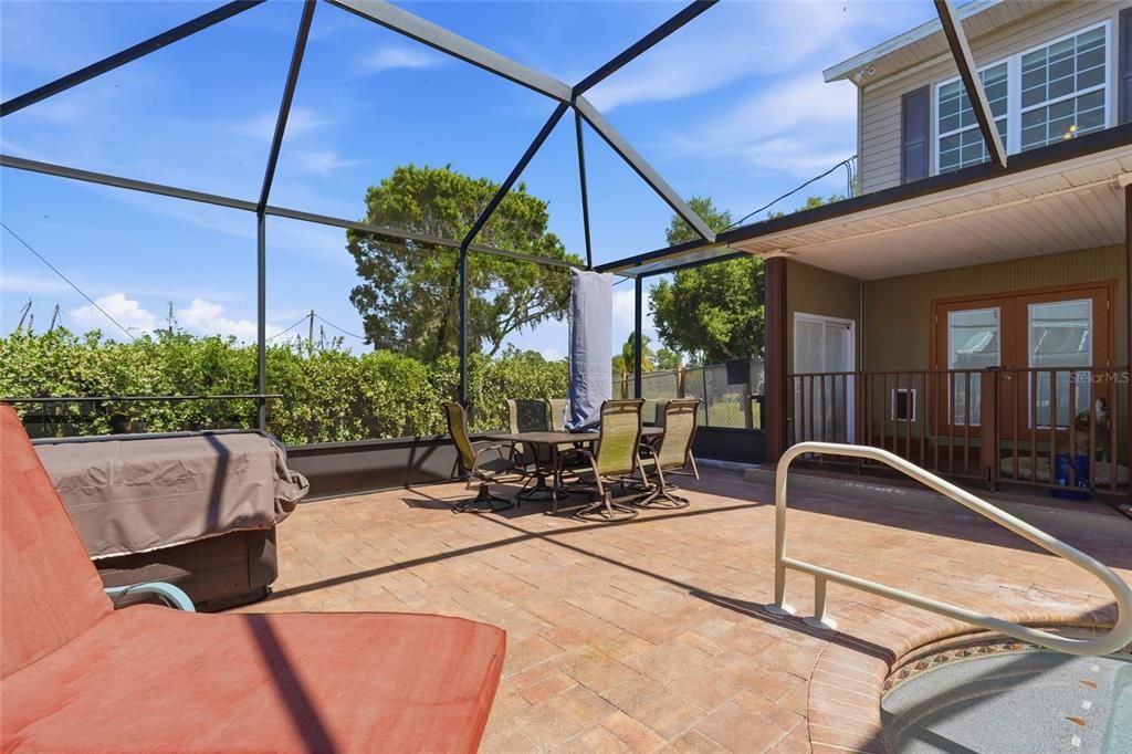 En Venta: $999,500 (3 camas, 3 baños, 2644 Pies cuadrados)