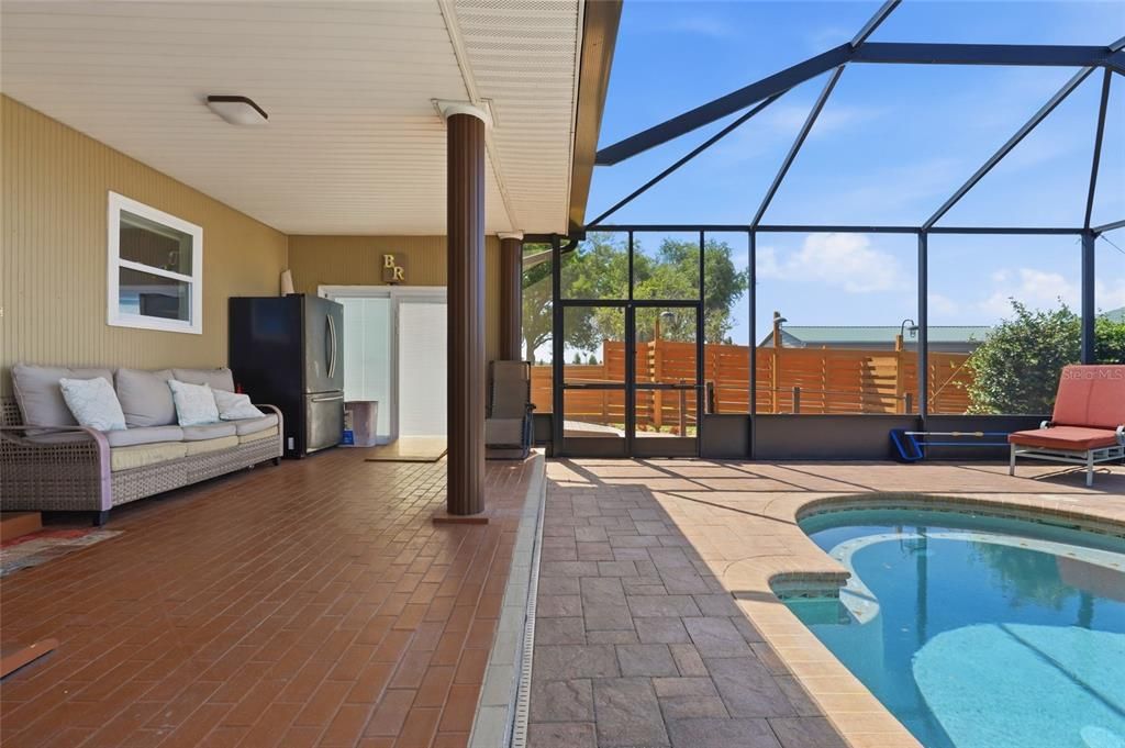 En Venta: $999,500 (3 camas, 3 baños, 2644 Pies cuadrados)