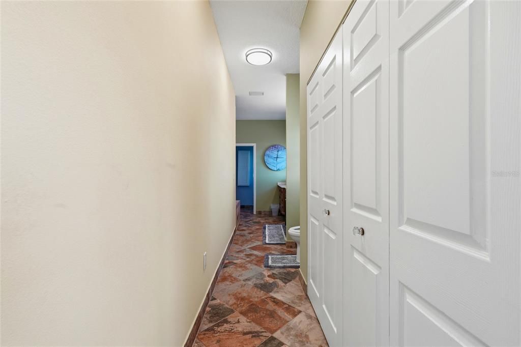 En Venta: $999,500 (3 camas, 3 baños, 2644 Pies cuadrados)