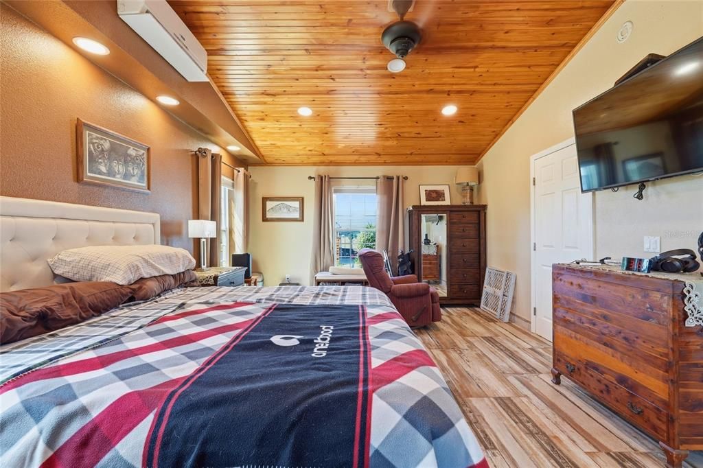 En Venta: $999,500 (3 camas, 3 baños, 2644 Pies cuadrados)