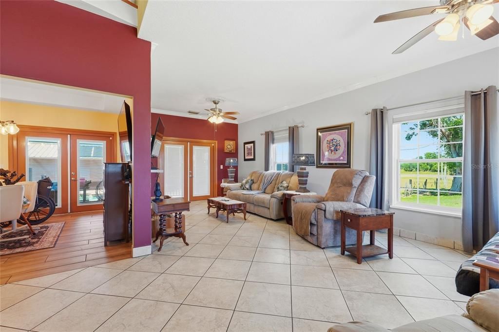 En Venta: $999,500 (3 camas, 3 baños, 2644 Pies cuadrados)