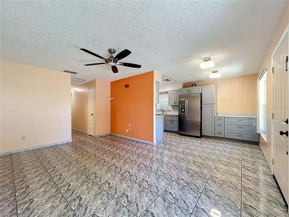 Active With Contract: $289,000 (3 beds, 1 baths, 1084 Square Feet)