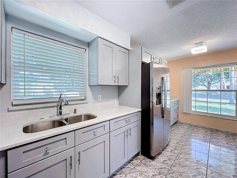 Active With Contract: $289,000 (3 beds, 1 baths, 1084 Square Feet)