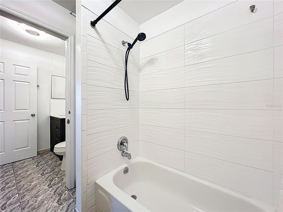 Active With Contract: $289,000 (3 beds, 1 baths, 1084 Square Feet)