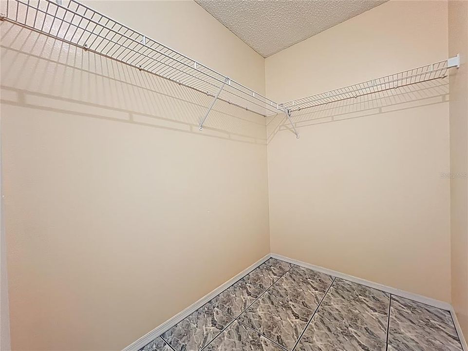 Active With Contract: $289,000 (3 beds, 1 baths, 1084 Square Feet)