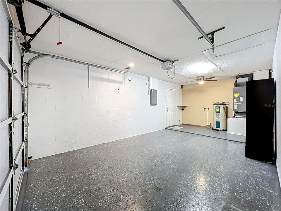Active With Contract: $289,000 (3 beds, 1 baths, 1084 Square Feet)