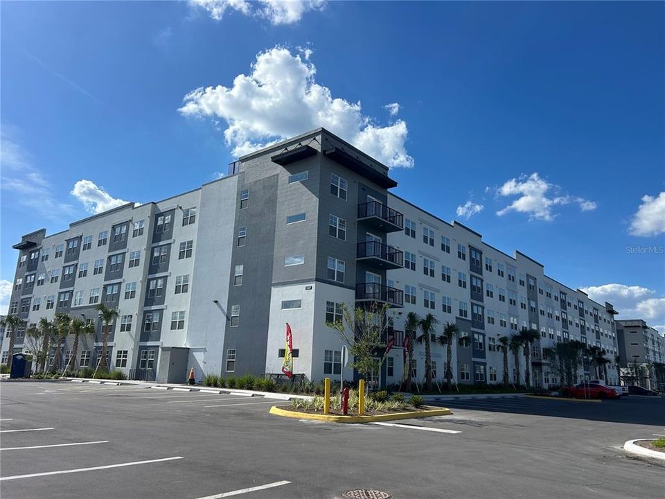 Active With Contract: $1,550 (2 beds, 2 baths, 168 Square Feet)