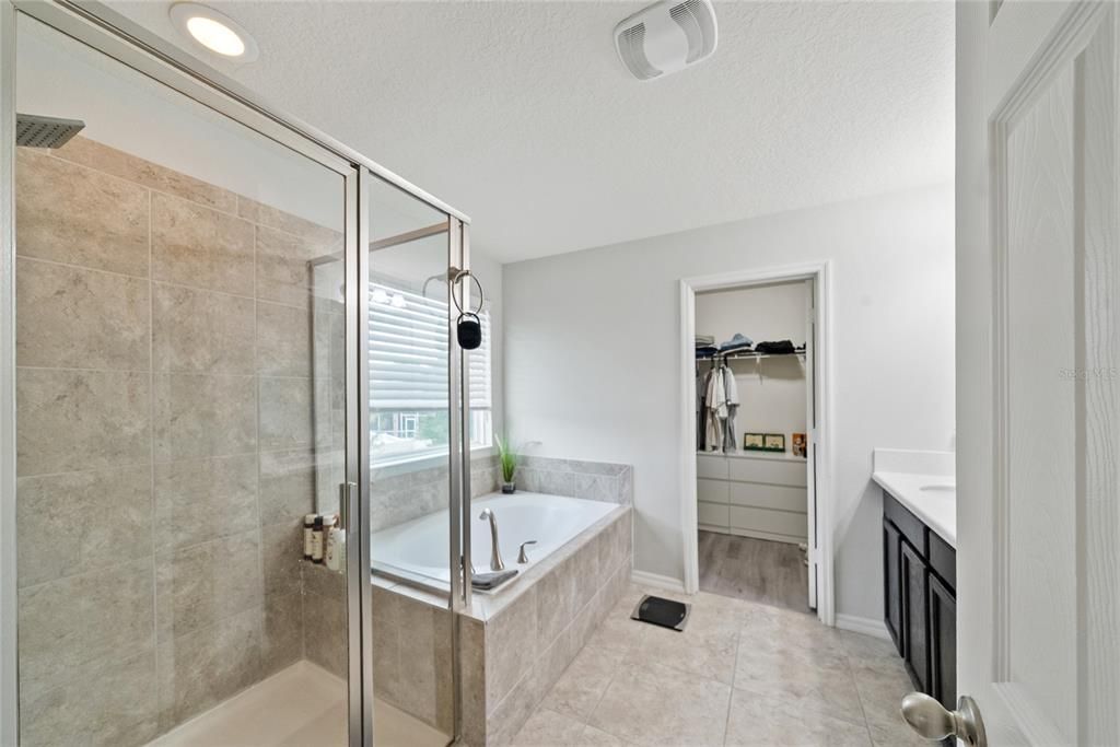 Active With Contract: $429,990 (4 beds, 2 baths, 1964 Square Feet)