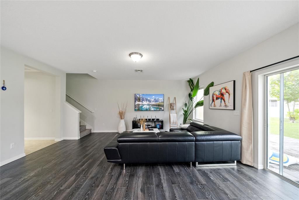 Active With Contract: $429,990 (4 beds, 2 baths, 1964 Square Feet)