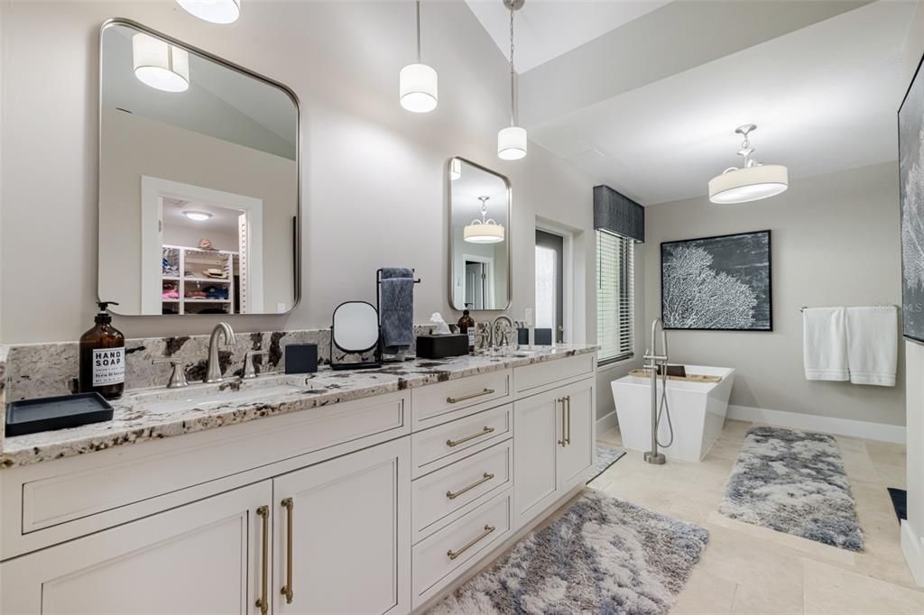 For Sale: $1,799,000 (3 beds, 3 baths, 2813 Square Feet)