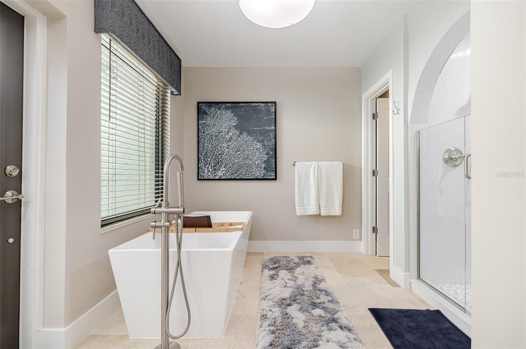 For Sale: $1,799,000 (3 beds, 3 baths, 2813 Square Feet)