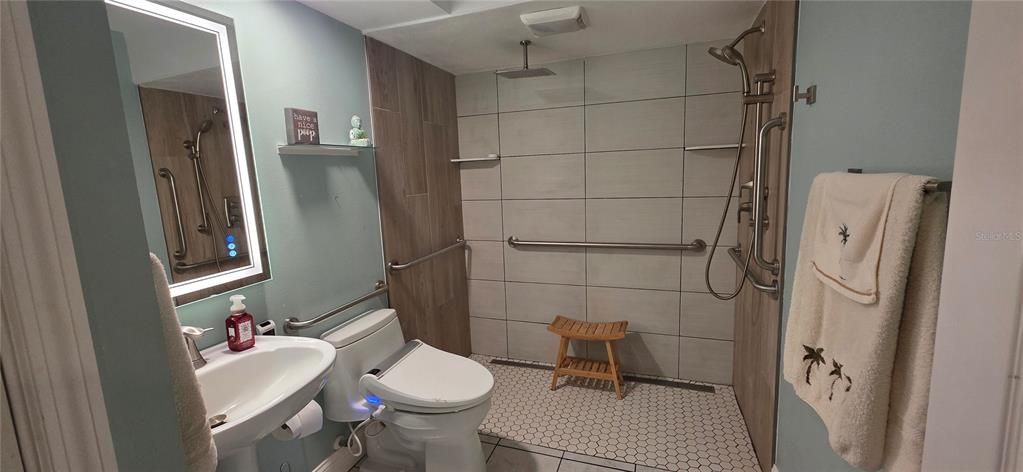 En Venta: $870,000 (5 camas, 3 baños, 3397 Pies cuadrados)