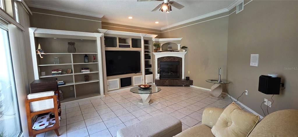 En Venta: $870,000 (5 camas, 3 baños, 3397 Pies cuadrados)