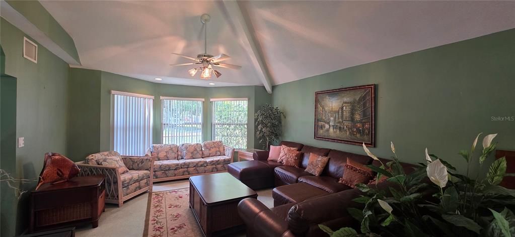 En Venta: $870,000 (5 camas, 3 baños, 3397 Pies cuadrados)
