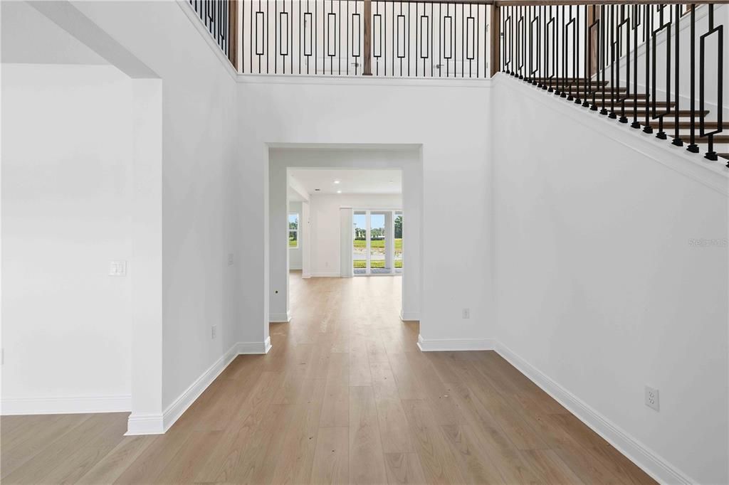 Activo con contrato: $777,999 (5 camas, 4 baños, 3800 Pies cuadrados)