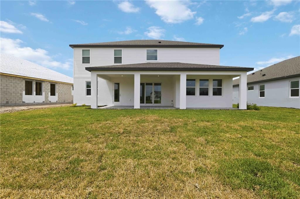 Activo con contrato: $777,999 (5 camas, 4 baños, 3800 Pies cuadrados)