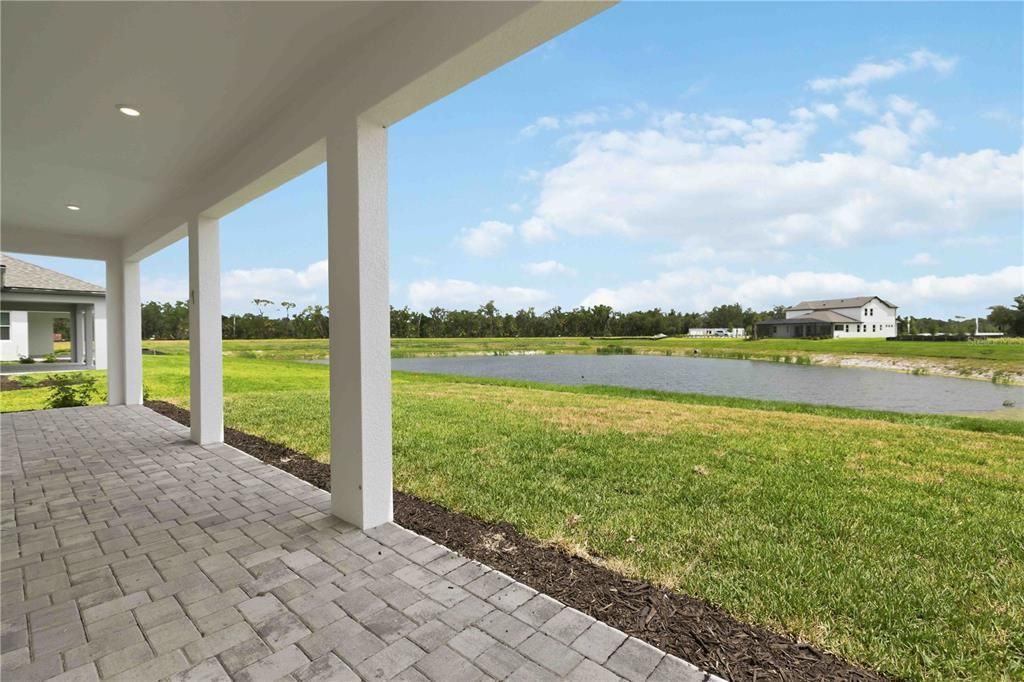Activo con contrato: $777,999 (5 camas, 4 baños, 3800 Pies cuadrados)