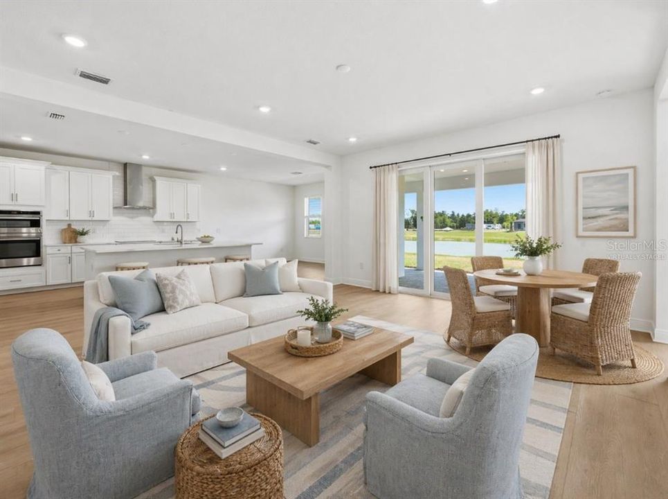 Activo con contrato: $777,999 (5 camas, 4 baños, 3800 Pies cuadrados)