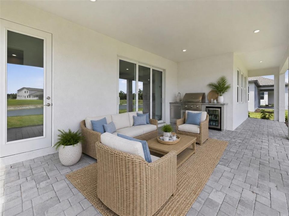 Activo con contrato: $777,999 (5 camas, 4 baños, 3800 Pies cuadrados)