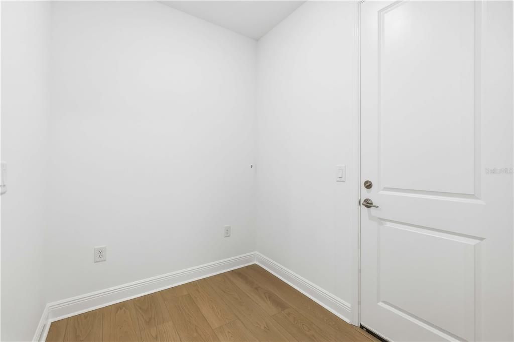 Activo con contrato: $777,999 (5 camas, 4 baños, 3800 Pies cuadrados)