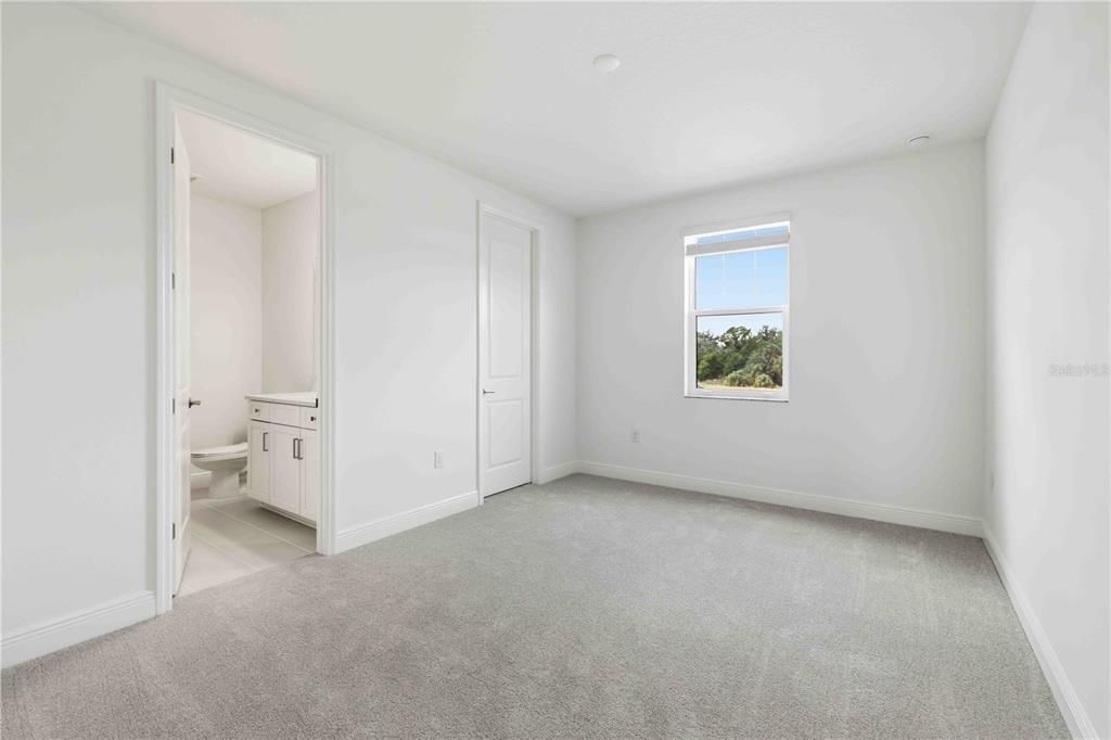 Activo con contrato: $777,999 (5 camas, 4 baños, 3800 Pies cuadrados)