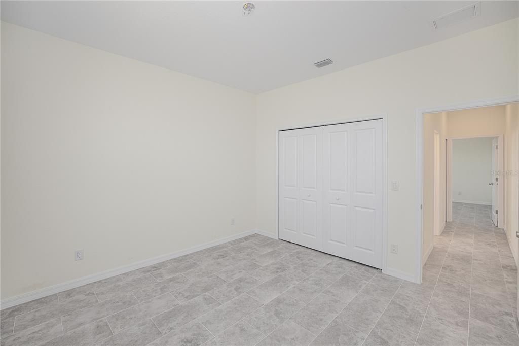 Activo con contrato: $329,900 (4 camas, 2 baños, 1787 Pies cuadrados)