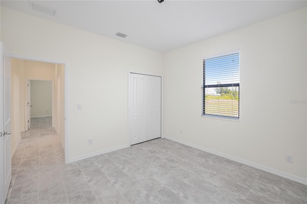 Activo con contrato: $329,900 (4 camas, 2 baños, 1787 Pies cuadrados)