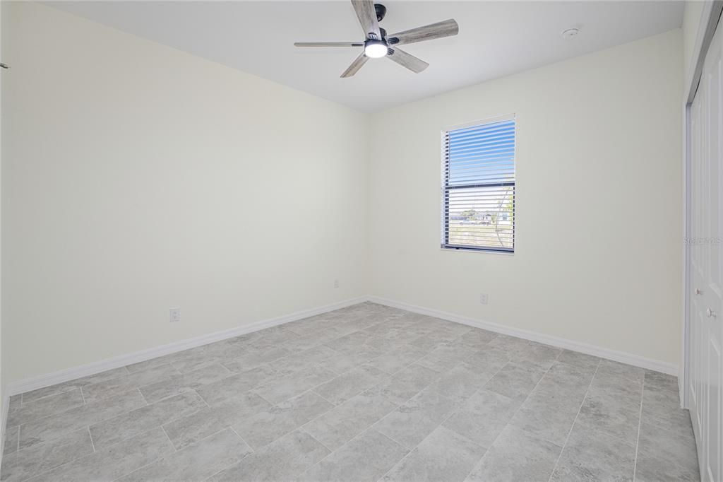 Activo con contrato: $329,900 (4 camas, 2 baños, 1787 Pies cuadrados)