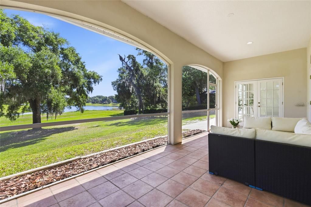 Activo con contrato: $490,000 (3 camas, 2 baños, 2045 Pies cuadrados)