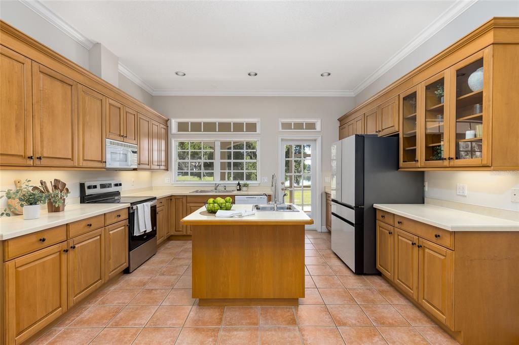Activo con contrato: $490,000 (3 camas, 2 baños, 2045 Pies cuadrados)