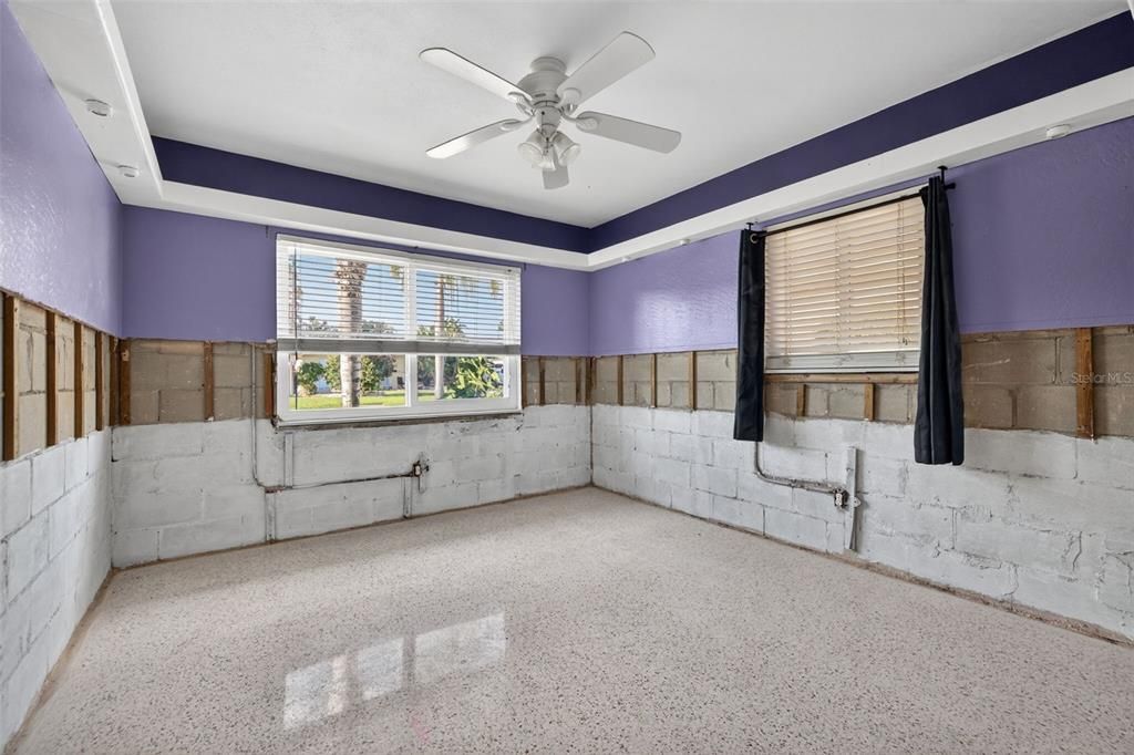 Active With Contract: $599,900 (3 beds, 2 baths, 1898 Square Feet)