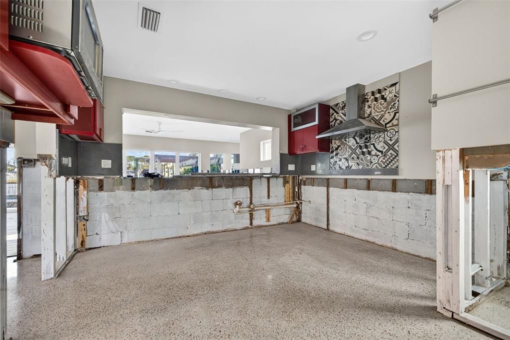 Active With Contract: $599,900 (3 beds, 2 baths, 1898 Square Feet)