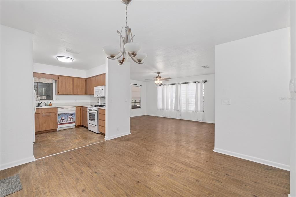 For Rent: $1,600 (2 beds, 2 baths, 1056 Square Feet)