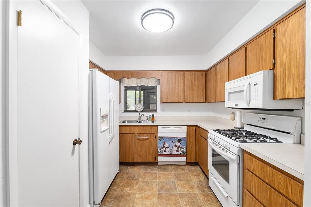 For Rent: $1,600 (2 beds, 2 baths, 1056 Square Feet)