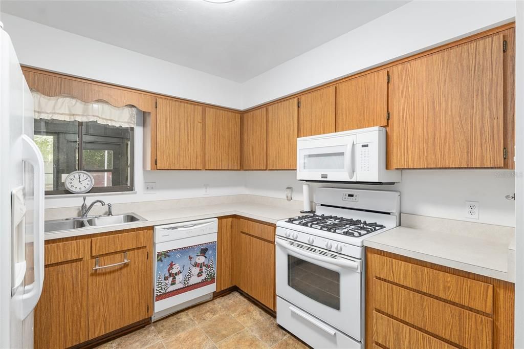 For Rent: $1,600 (2 beds, 2 baths, 1056 Square Feet)