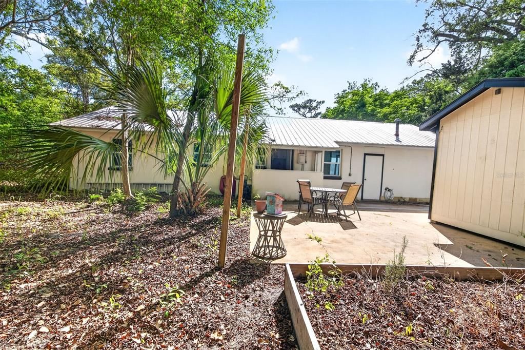 Active With Contract: $274,900 (3 beds, 1 baths, 1176 Square Feet)
