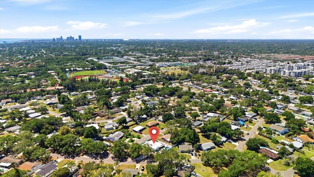 Activo con contrato: $599,900 (4 camas, 2 baños, 1789 Pies cuadrados)