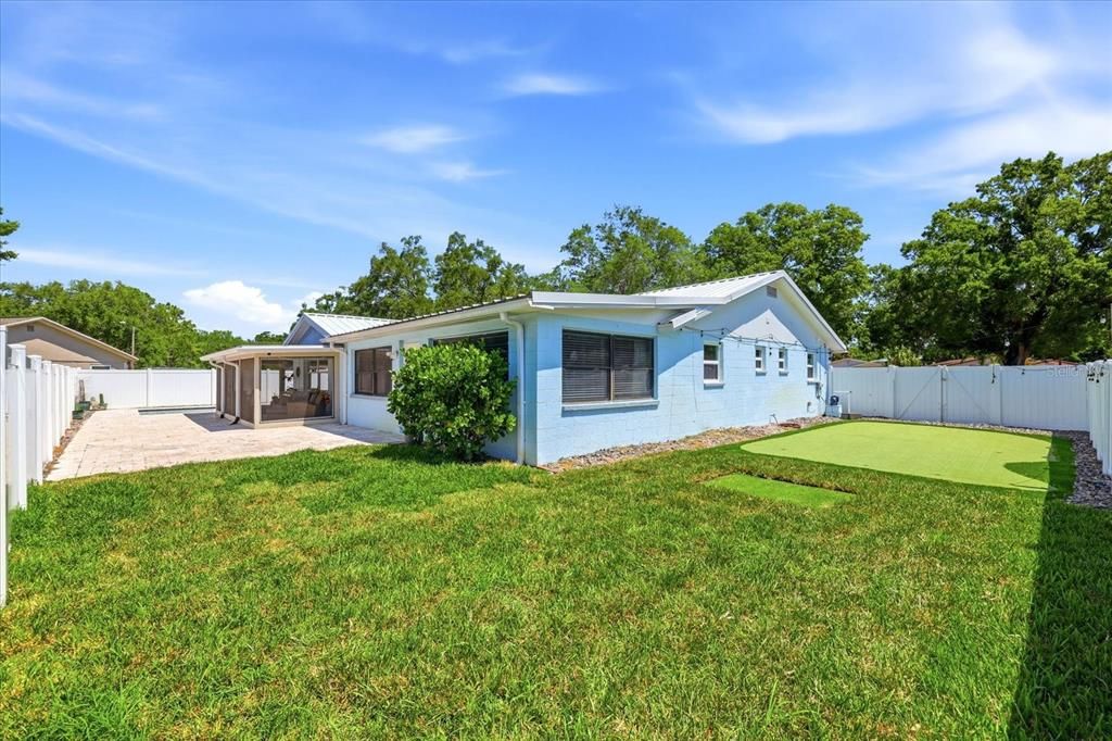Activo con contrato: $599,900 (4 camas, 2 baños, 1789 Pies cuadrados)