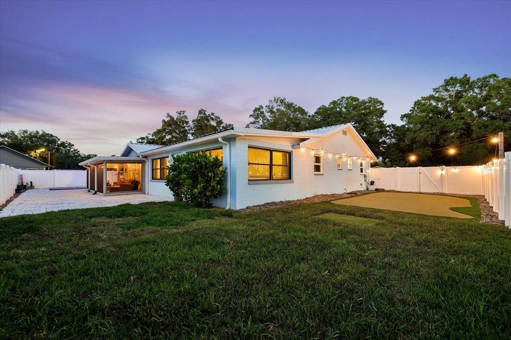 Activo con contrato: $599,900 (4 camas, 2 baños, 1789 Pies cuadrados)