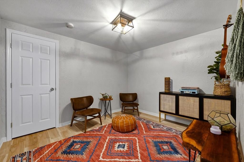Activo con contrato: $599,900 (4 camas, 2 baños, 1789 Pies cuadrados)